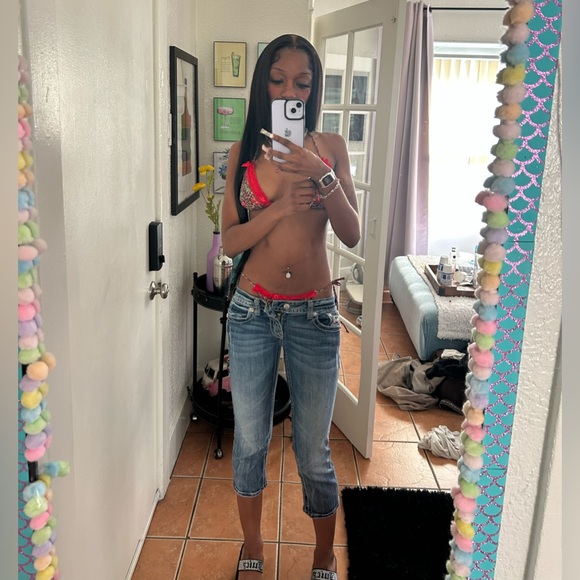 not selling, just shopping 🛍️ 😛 - Picture 1 of 2